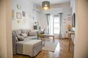 Convenient Bright flat - 50m from metro
